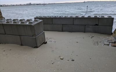 POSE DE BLOCS DE BÉTON SUR L’ANSE DE TOULLAIN